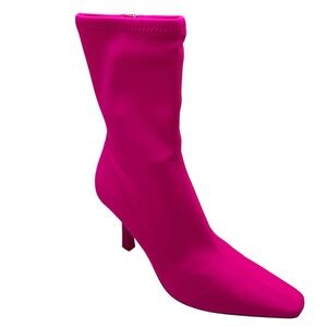 🆕{Steve Madden} Vakay Stretch Sock Booties